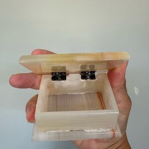 Elegant Vintage Alabaster Onyx Marble Trinket box 1970s